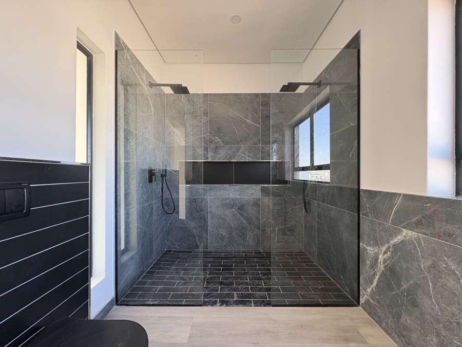 5 Bedroom Property for Sale in Sandown Western Cape